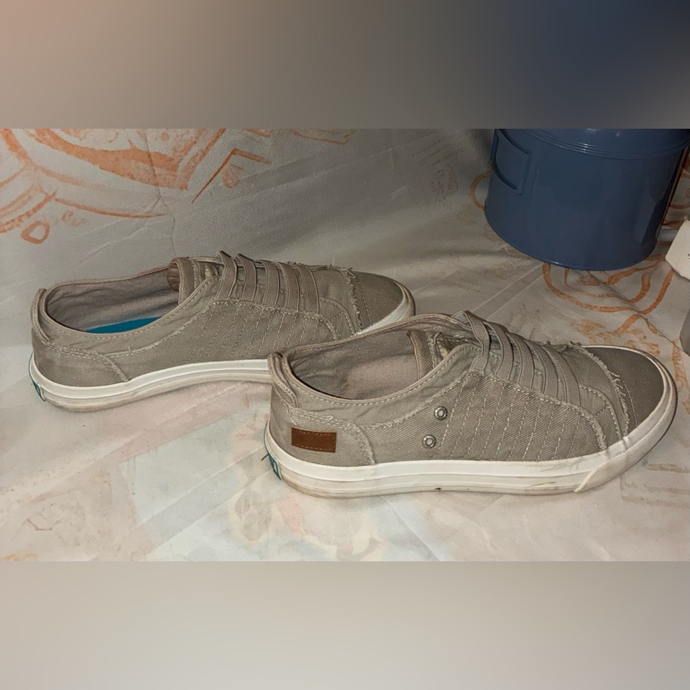 Blowfish Women’s Casual Tan Sneakers - Picture 6 of 7